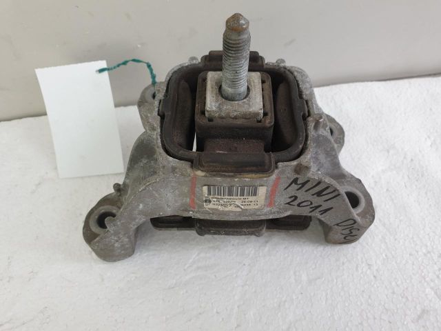 bontott MINI CLUBMAN Váltó Tartó Bak (Pozíciófüggetlen)