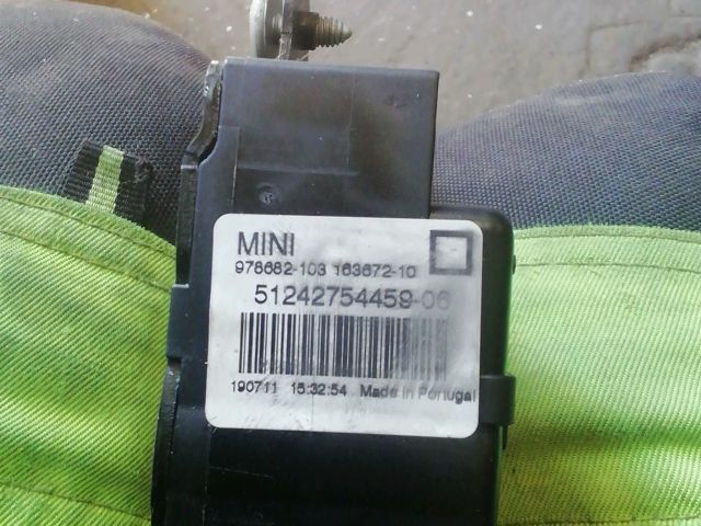 bontott MINI CLUBMAN Csomagtérajtó Zárszerkezet