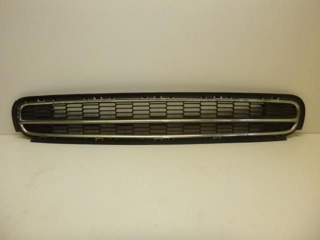 bontott MINI CLUBMAN Első Lökhárító Alsó Középső Díszrács