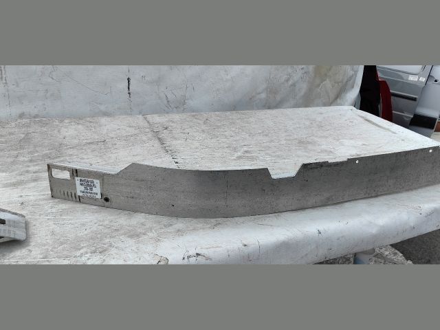 bontott MINI CLUBMAN Első Lökhárító Merevítő (Fém)