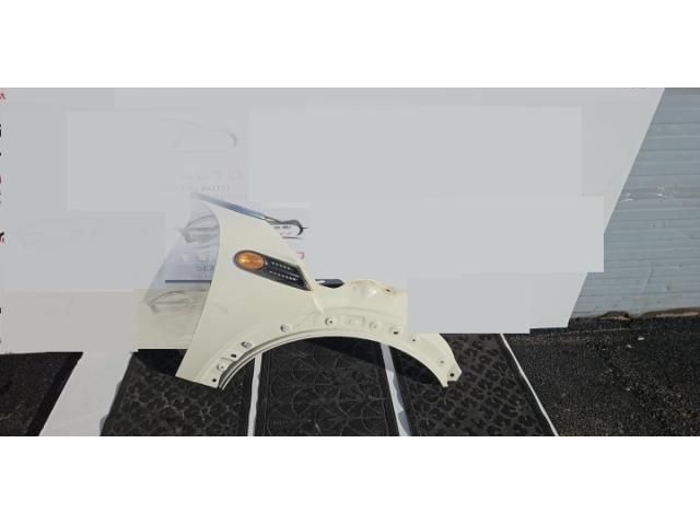 bontott MINI CLUBMAN Jobb első Sárvédő