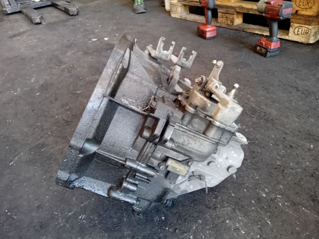 bontott MINI CLUBMAN Váltó (Mechanikus)