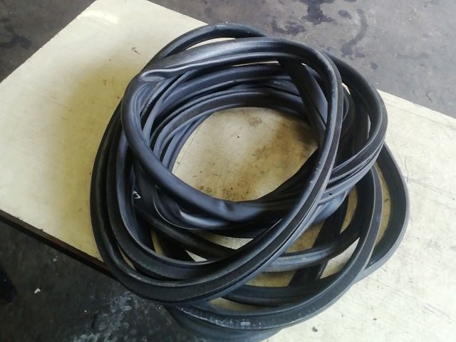 bontott MINI COUNTRYMAN Bal első Gumikéder