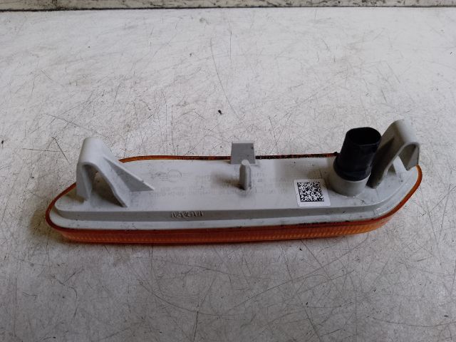 bontott MINI COUNTRYMAN Bal első Sárvédő Irányjelző