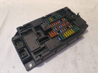 bontott MINI COUNTRYMAN Biztosítéktábla Utastér