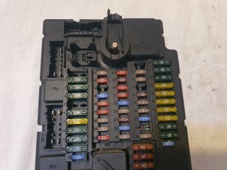 bontott MINI COUNTRYMAN Biztosítéktábla Utastér