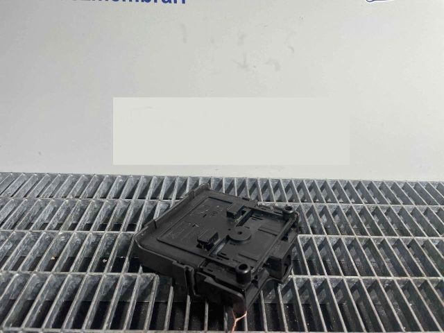 bontott MINI COUNTRYMAN Biztosítéktábla Motortér