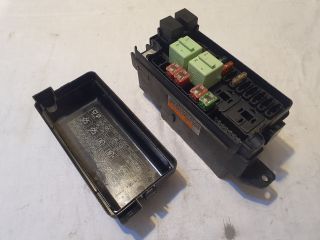 bontott MINI COUNTRYMAN Biztosítéktábla Motortér