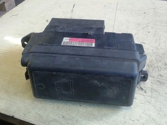 bontott MINI COUNTRYMAN Biztosítéktábla Motortér