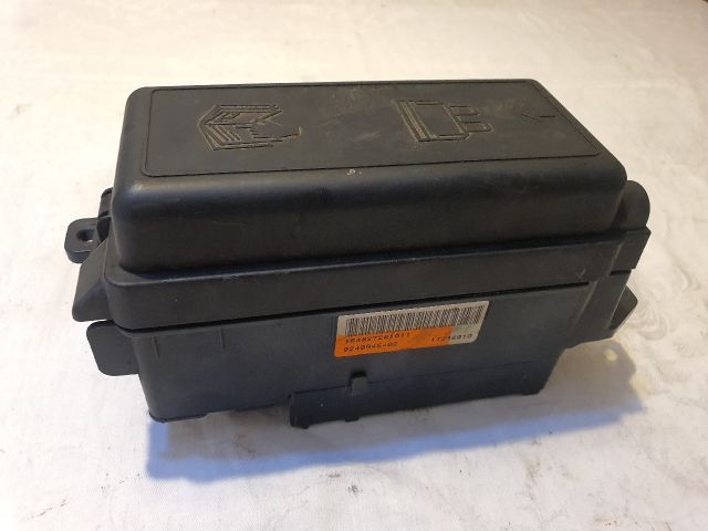 bontott MINI COUNTRYMAN Biztosítéktábla Motortér