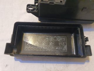 bontott MINI COUNTRYMAN Biztosítéktábla Motortér