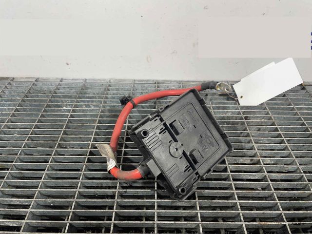 bontott MINI COUNTRYMAN Biztosítéktábla Motortér