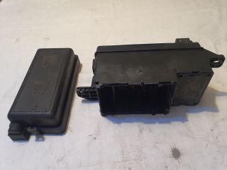 bontott MINI COUNTRYMAN Biztosítéktábla Motortér