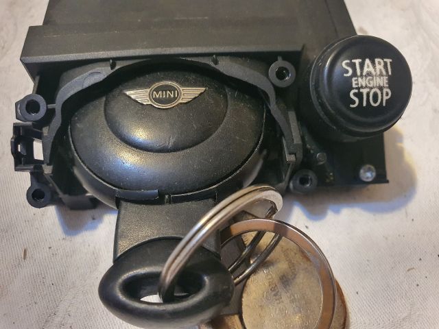 bontott MINI COUNTRYMAN Gyújtáskapcsoló Házzal