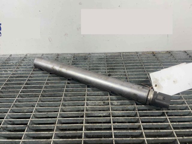 bontott MINI COUNTRYMAN Közösnyomócső