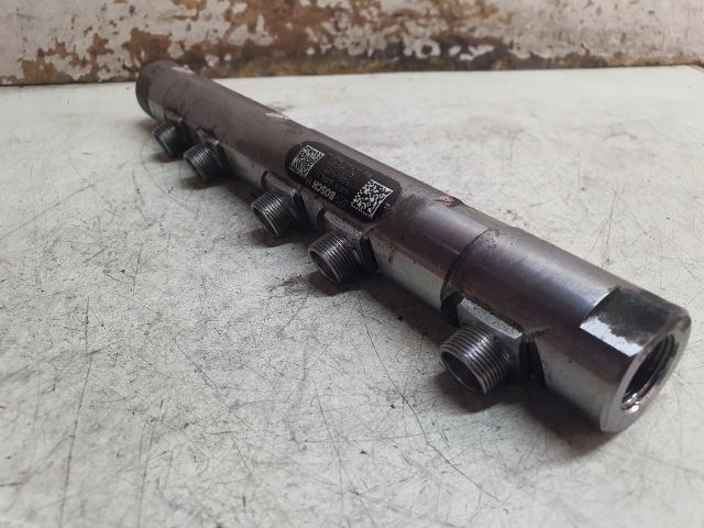 bontott MINI COUNTRYMAN Közösnyomócső