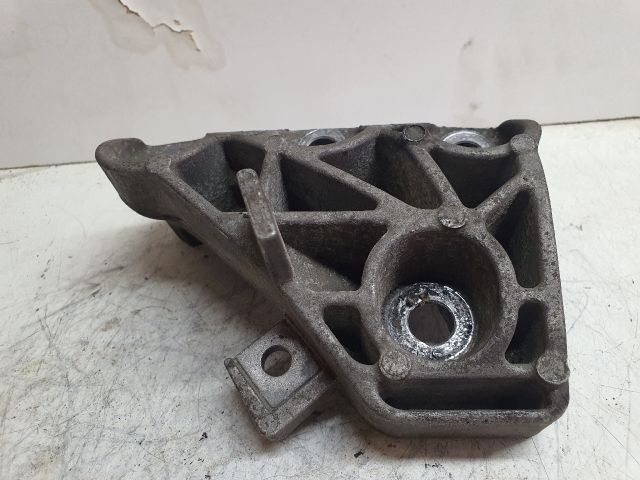 bontott MINI COUNTRYMAN Motor Tartó Bak (Fém)