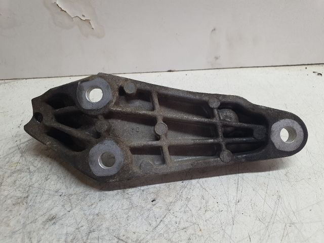bontott MINI COUNTRYMAN Motor Tartó Bak (Fém)
