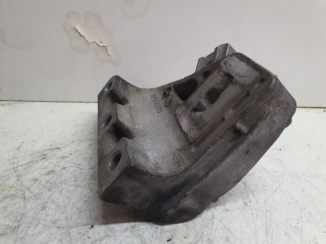 bontott MINI COUNTRYMAN Motor Tartó Bak (Fém)