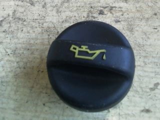 bontott MINI COUNTRYMAN Olajbeöntő Sapka