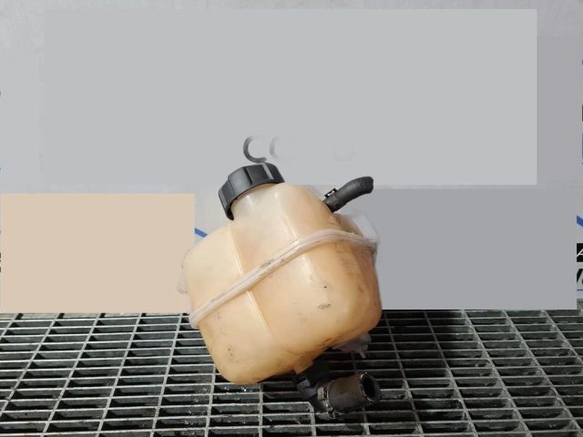 bontott MINI COUNTRYMAN Kiegyenlítő Tartály