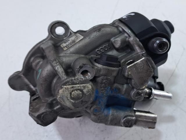 bontott MINI COUNTRYMAN Adagoló