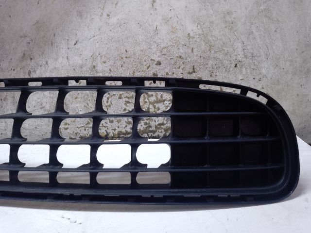 bontott MINI COUNTRYMAN Első Lökhárító Alsó Középső Díszrács