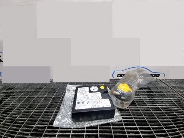 bontott MINI COUNTRYMAN Emelő