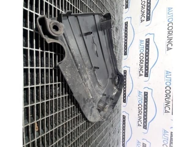 bontott MINI COUNTRYMAN Felső Hűtőburkolat