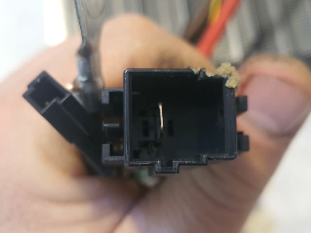 bontott MINI COUNTRYMAN Fűtőradiátor (Elektromos)