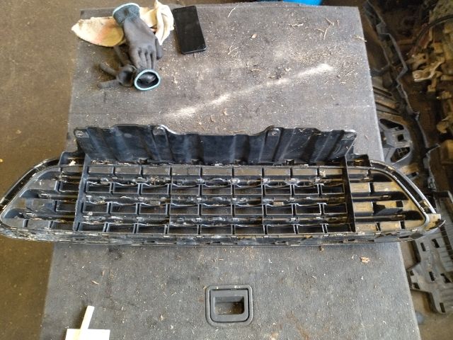 bontott MINI COUNTRYMAN Hűtőrács