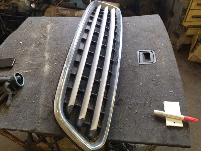 bontott MINI COUNTRYMAN Hűtőrács