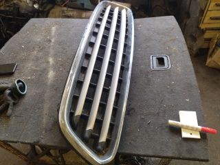 bontott MINI COUNTRYMAN Hűtőrács