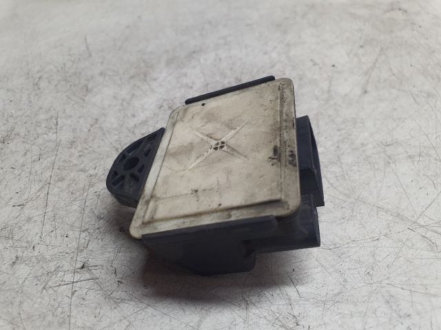 bontott MINI COUNTRYMAN Izzító Relé