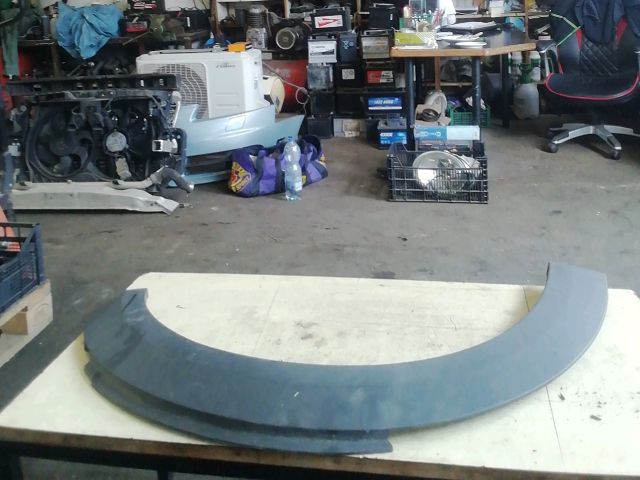 bontott MINI COUNTRYMAN Jobb első Sárvédő Díszléc