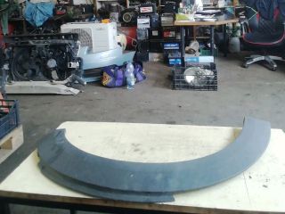 bontott MINI COUNTRYMAN Jobb első Sárvédő Díszléc