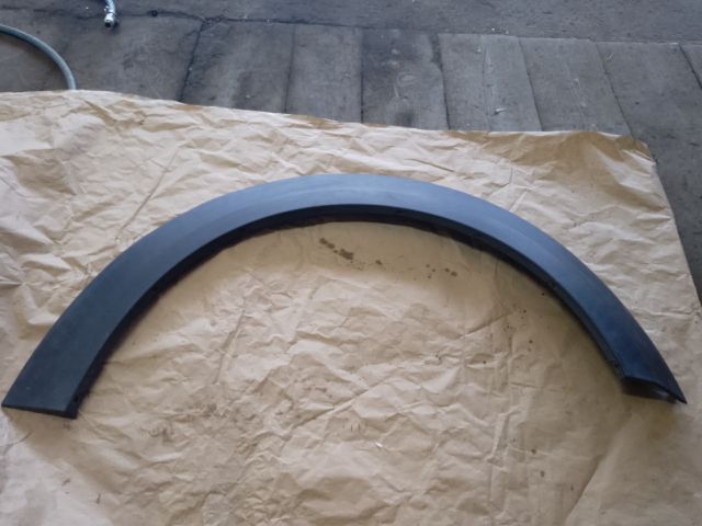 bontott MINI COUNTRYMAN Jobb első Sárvédő Szélesítő