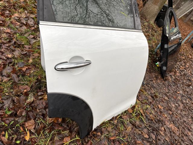 bontott MINI COUNTRYMAN Jobb hátsó Ajtó (Részeivel)
