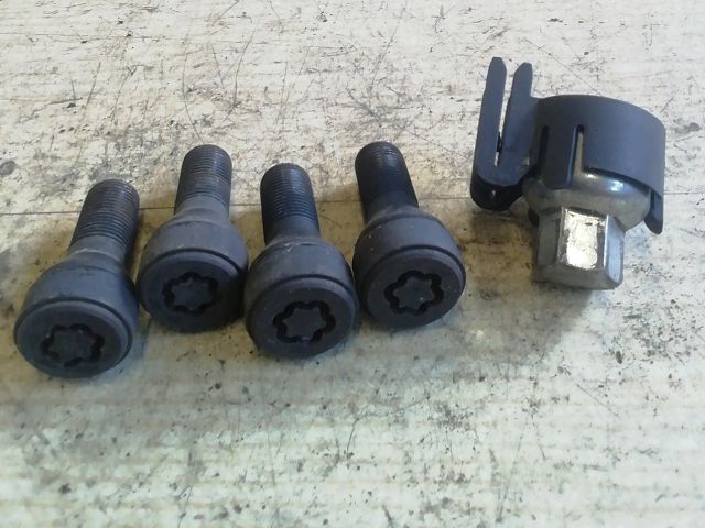 bontott MINI COUNTRYMAN Kerékőr Szett