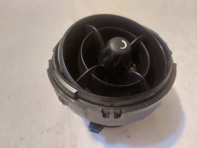 bontott MINI COUNTRYMAN Középső Szellőző