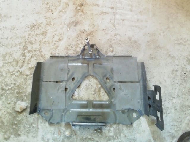 bontott MINI HATCHBACK Akkumulátor Tartó