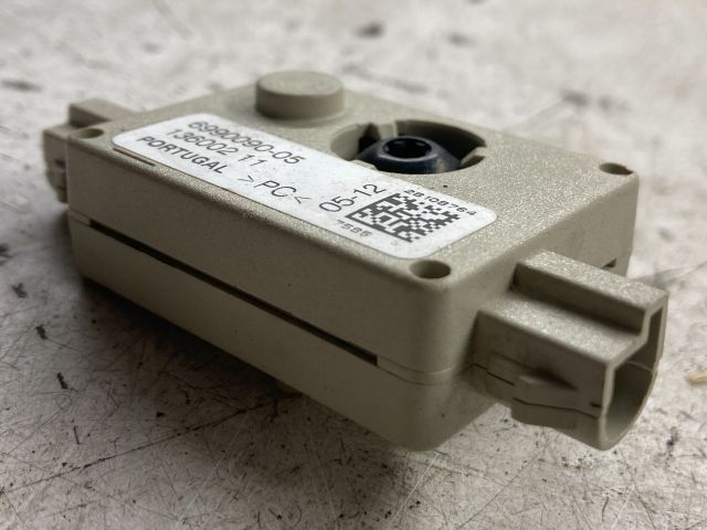 bontott MINI HATCHBACK Antenna Erősítő