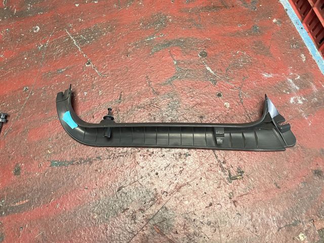 bontott MINI HATCHBACK Bal hátsó Csomagtér Burkolat (Műanyag)