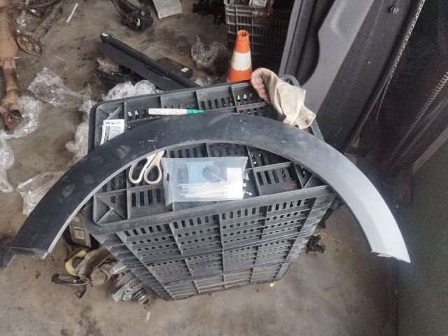 bontott MINI HATCHBACK Bal hátsó Sárvédő Díszléc