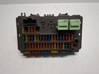 bontott MINI HATCHBACK Biztosítéktábla Utastér