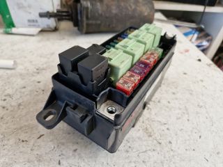 bontott MINI HATCHBACK Biztosítéktábla Utastér