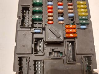 bontott MINI HATCHBACK Biztosítéktábla Utastér