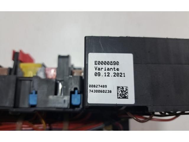 bontott MINI HATCHBACK Biztosítéktábla Utastér