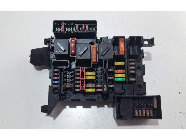 bontott MINI HATCHBACK Biztosítéktábla Utastér