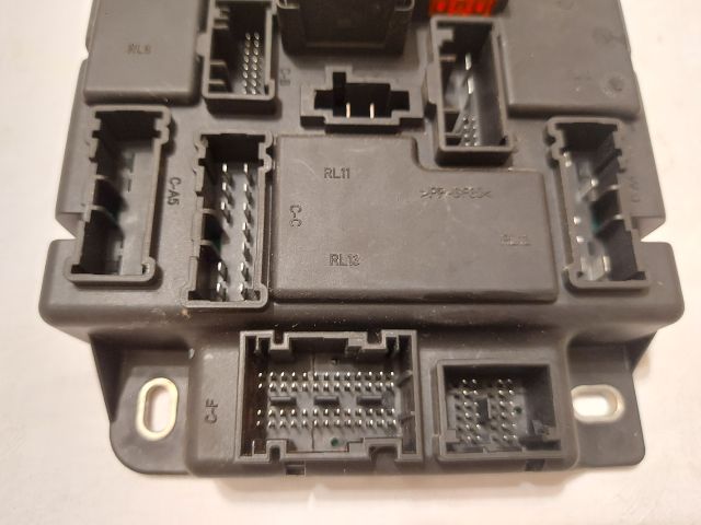 bontott MINI HATCHBACK Biztosítéktábla Utastér